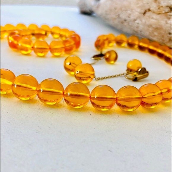🔥 Vintage Golden Lucite bead Necklace set - Picture 8 of 17